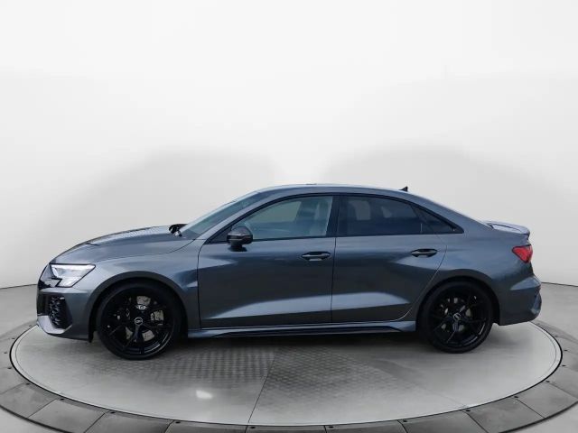 Audi RS3 Quattro S-Tronic Sedan