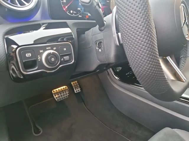 Mercedes-Benz A 200 A 200 d