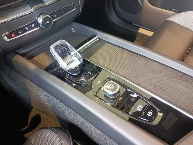 Volvo XC60 AWD Plus T8