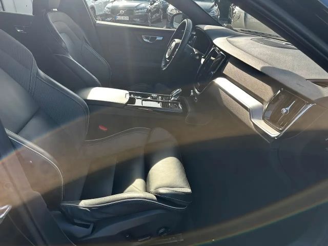 Volvo V60 AWD Dark Plus T8