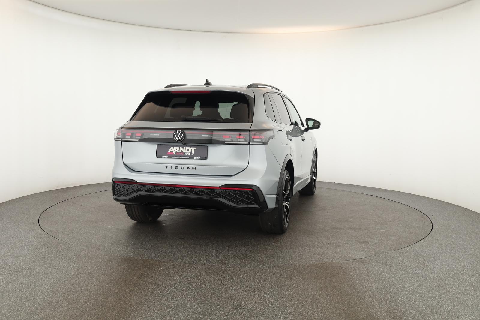 Volkswagen Tiguan 2.0 TSI DSG IQ.Drive R-Line