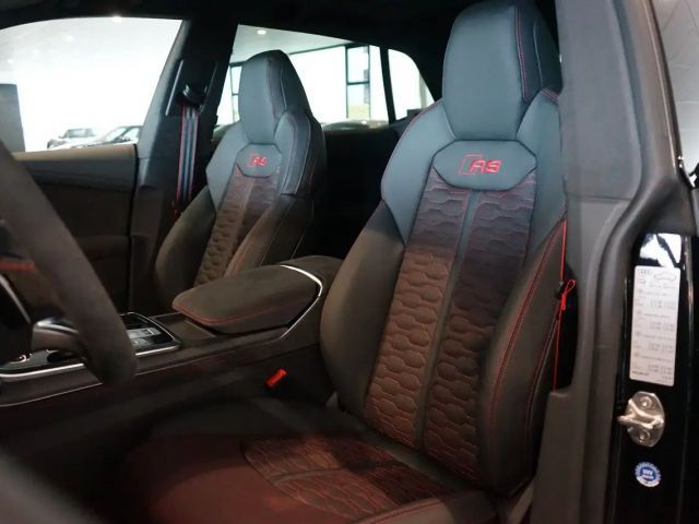 Audi RS Q8 Performance