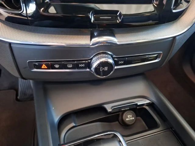 Volvo XC60 Dark Plus