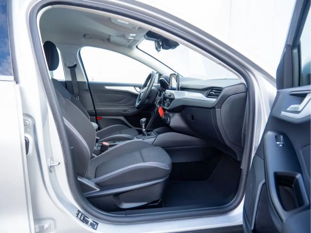 Ford Focus C & C 1.0L 125PS PDC KAMERA NAVI LED