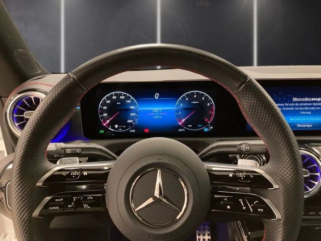 Mercedes-Benz CLA 200 AMG Line