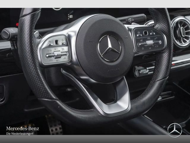 Mercedes-Benz B 180 AMG Line Sedan