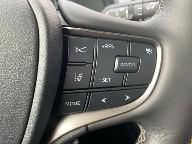 Lexus UX 250h Style Edition