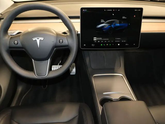 Tesla Model Y AWD Performance