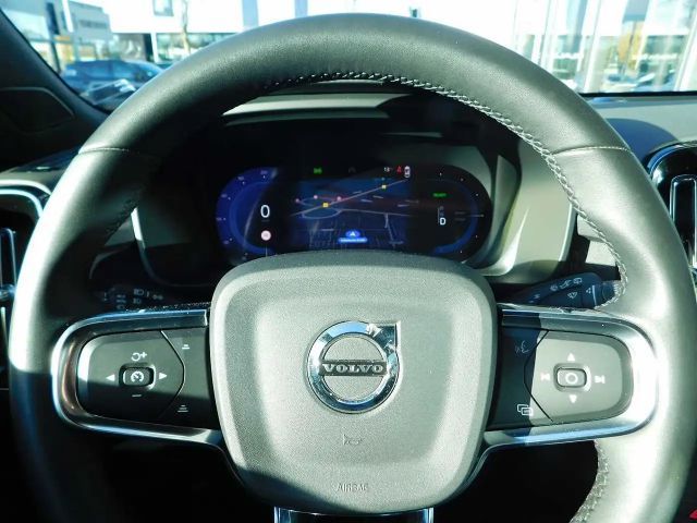 Volvo XC40 AWD Plus Recharge Twin Engine