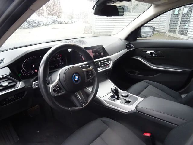 BMW 320 320e Advantage pakket Sedan