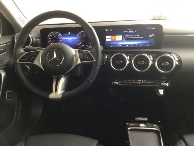 Mercedes-Benz A 180 Progressive