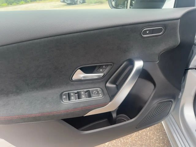 Mercedes-Benz A 200 AMG Line