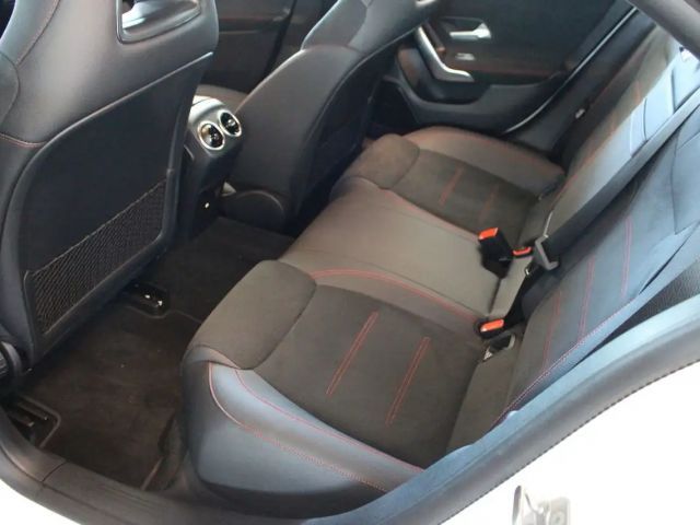 Mercedes-Benz CLA 200 AMG Line Coupé Premium