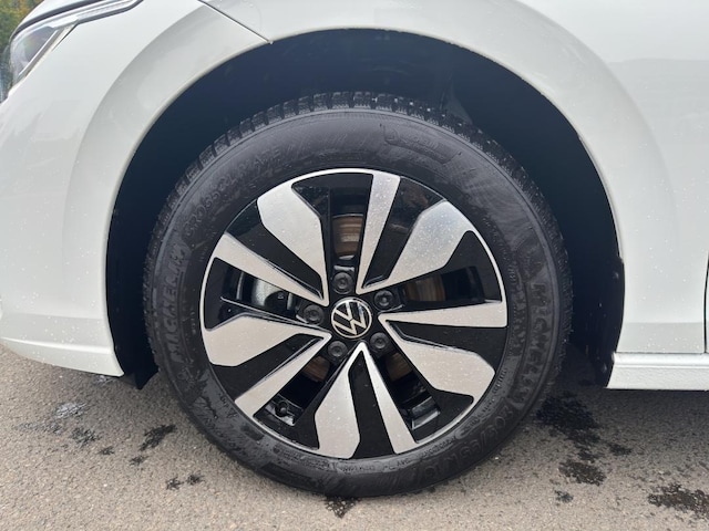 Volkswagen Golf Info Paket ,, Discover,,RFK,Panorama Dach,GJR,LM-Felgen,App Connect, uvm