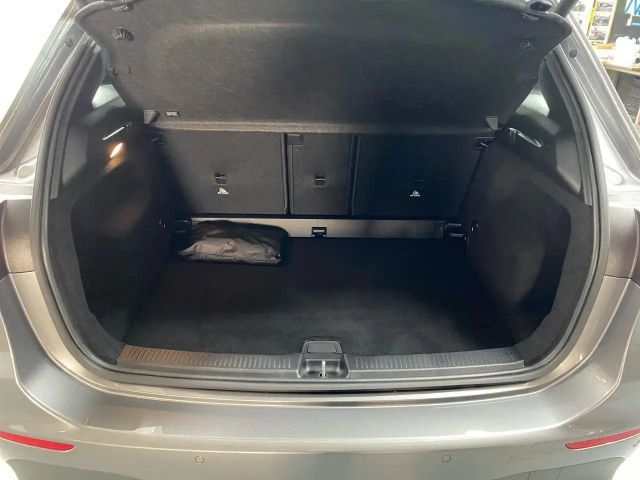 Mercedes-Benz B 180 Sedan