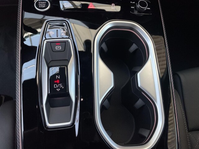 Audi A6 Avant Quattro S-Tronic