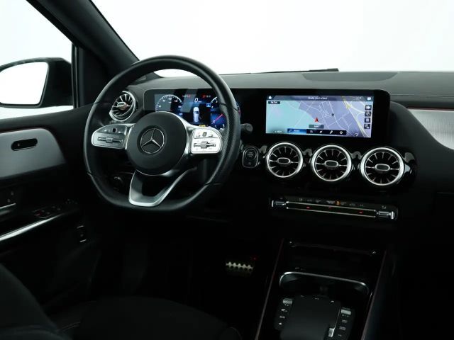 Mercedes-Benz B 200 AMG Line