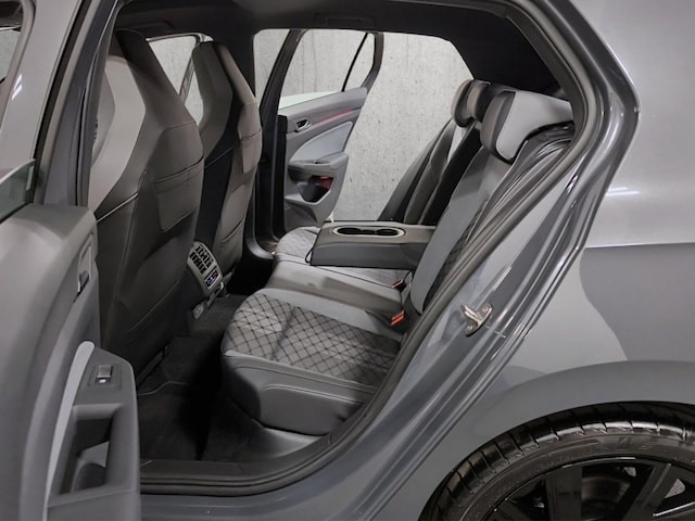 Volkswagen Golf 2.0 TSI DSG R-Line Style