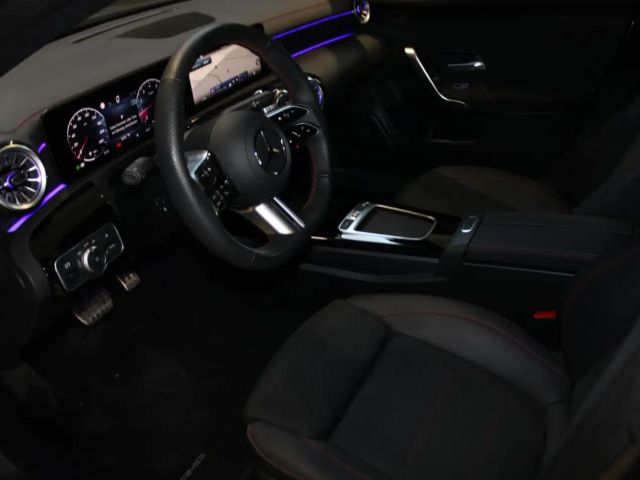 Mercedes-Benz CLA 200 AMG Line Coupé