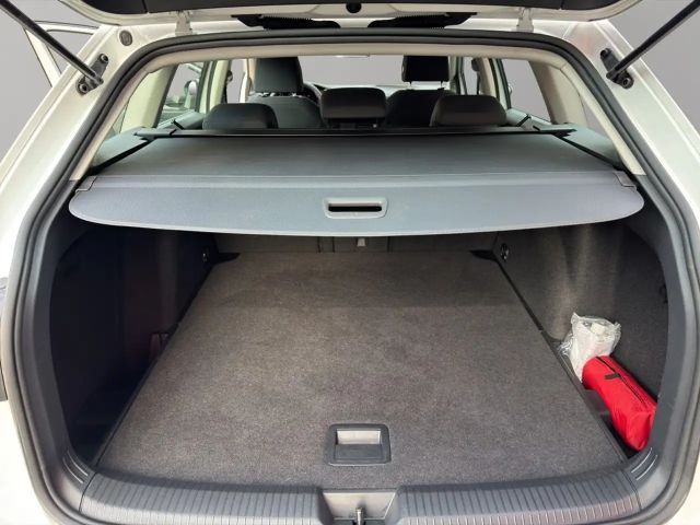 Volkswagen Golf 1.5 eTSI DSG Style Variant