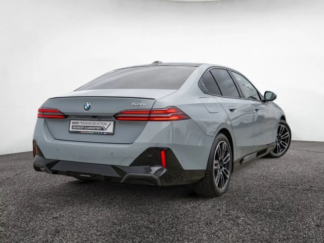 BMW 520 520i M-Sport Sedan