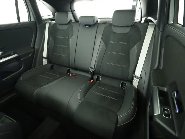 Mercedes-Benz GLA 200 AMG Line