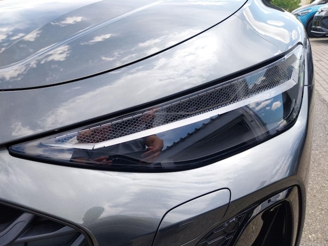 Audi A6 Avant Quattro S-Tronic