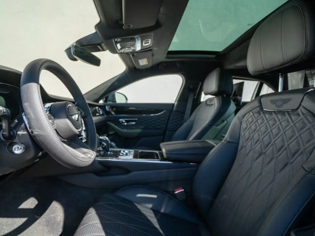 Bentley Flying Spur V8