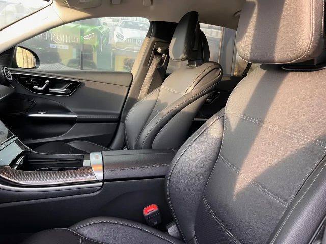 Mercedes-Benz C 200 Sedan