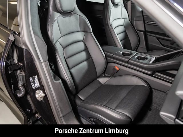 Porsche Taycan 4 Cross Turismo