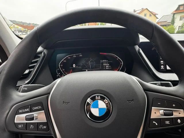 BMW 118 118i Sedan Sport Line