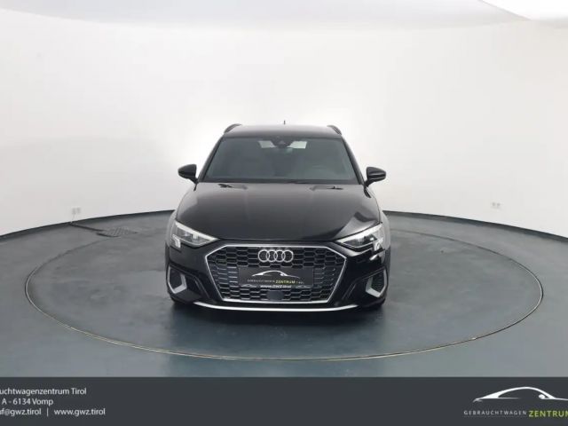 Audi A3 Hybride S-Line Sedan