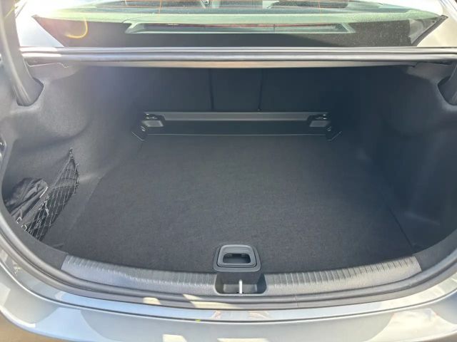 Mercedes-Benz C 200 AVANTGARDE Sedan