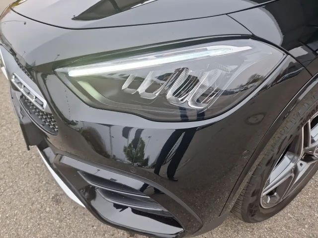 Mercedes-Benz GLA 180 AMG Line