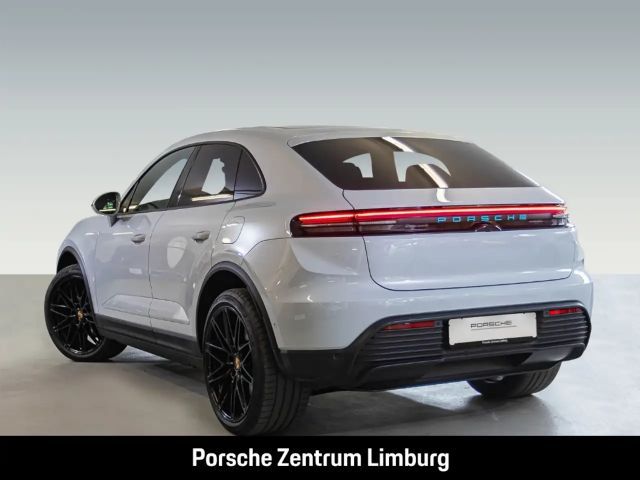 Porsche Macan 4