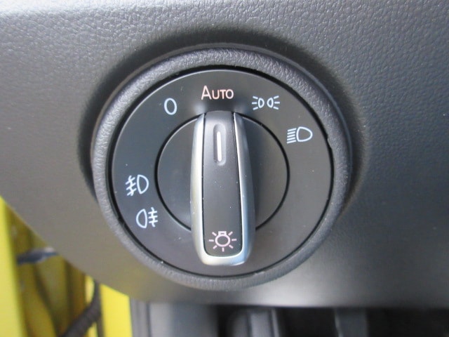 Volkswagen up! 1.0 NAVIV. KAMERA ALU PRIVACY APS SITZHEIZUNG CLIMATRONIC eFH ZV