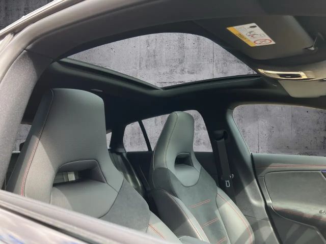 Mercedes-Benz CLA 200 AMG Line Shooting Brake