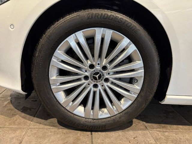 Mercedes-Benz C 200 C 200 d Sedan