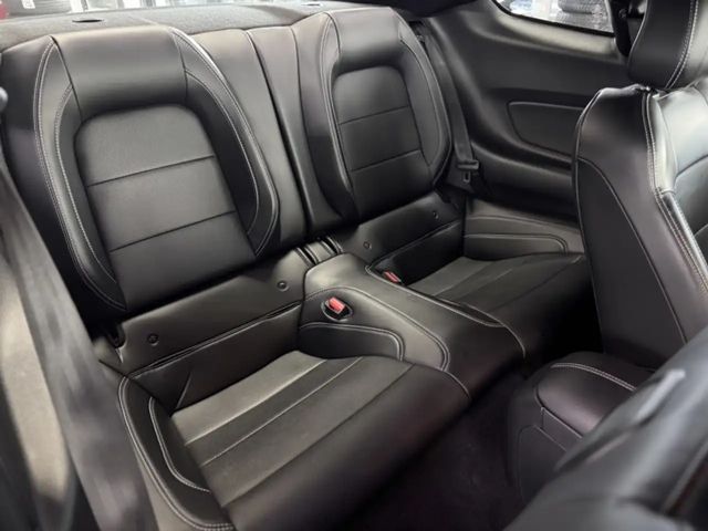 Ford Mustang Fastback GT 5.0 V8