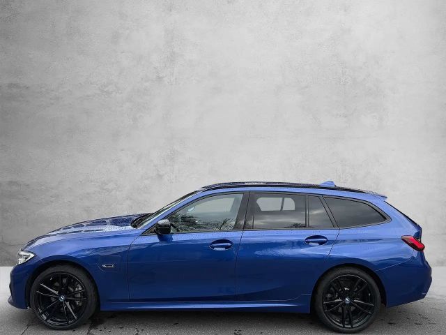 BMW 330 330e Touring xDrive