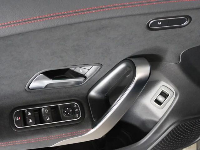 Mercedes-Benz CLA 200 AMG Line Coupé