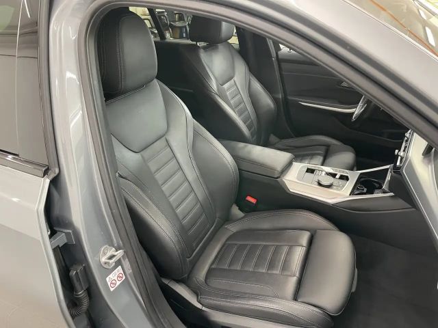 BMW 320 320e M-Sport Touring xDrive