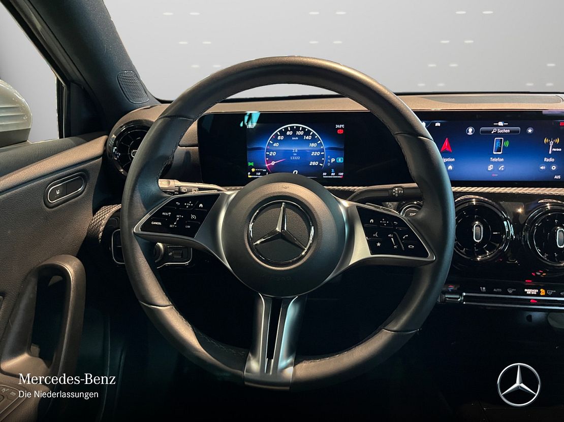 Mercedes-Benz A 180 A 180 d