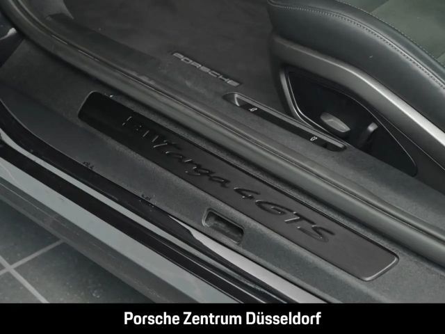 Porsche 992 4 Coupé GTS Targa