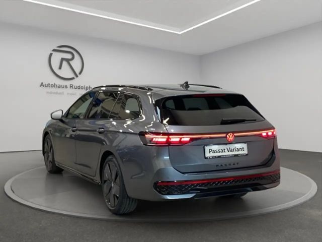 Volkswagen Passat 1.5 eTSI DSG R-Line Variant