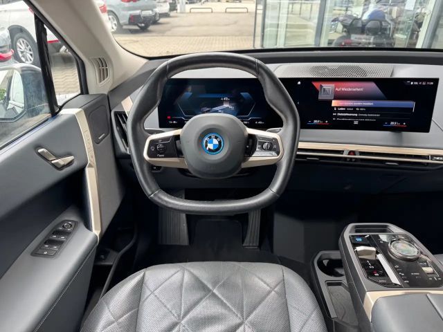 BMW iX xDrive50