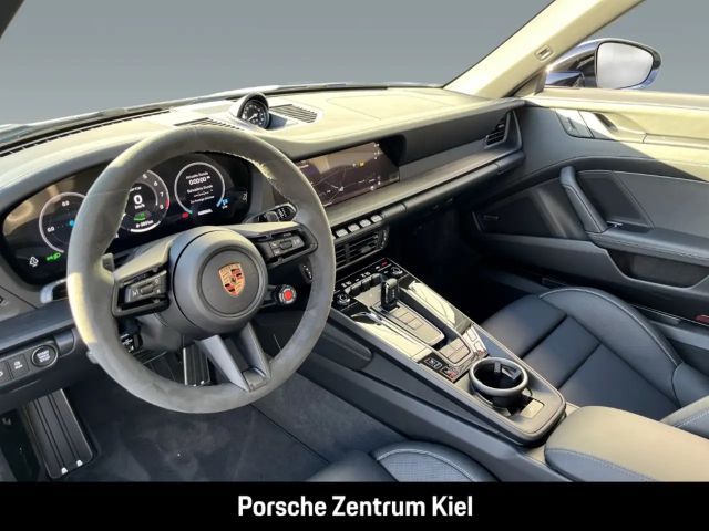 Porsche 992 4 Coupé GTS Targa