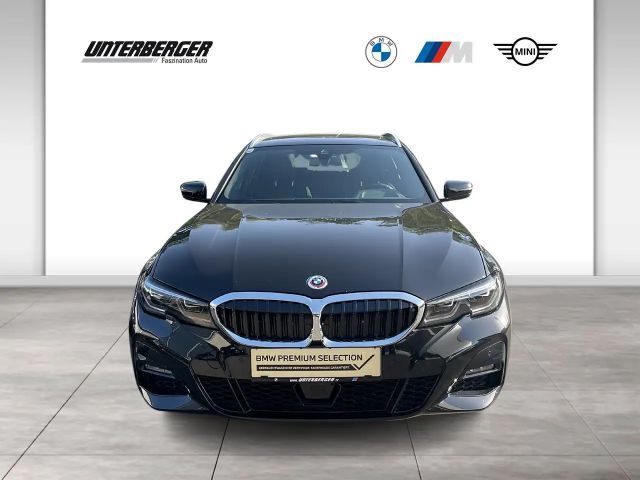 BMW 330 330e M-Sport xDrive
