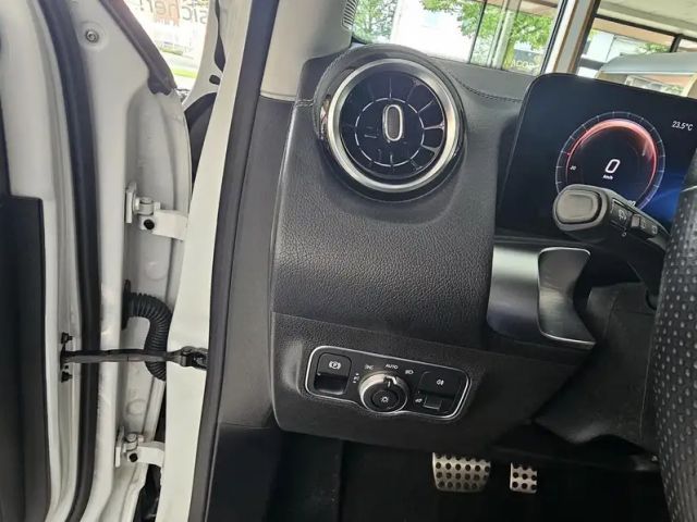 Mercedes-Benz GLB 200 AMG Line GLB 200 d