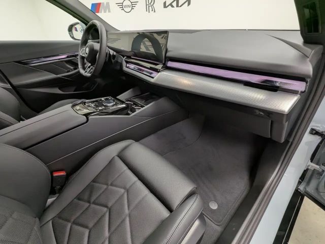 BMW 520 520d M-Sport Sedan